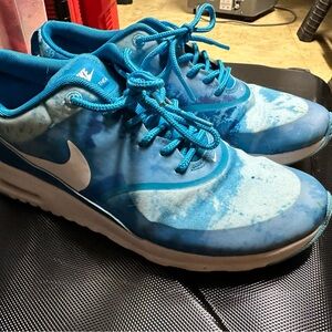 Nike Aqua and White Women’s Athletic Shoes